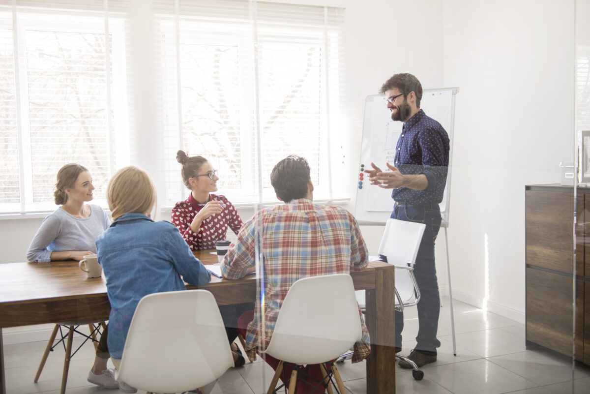 reunião presencial na empresa