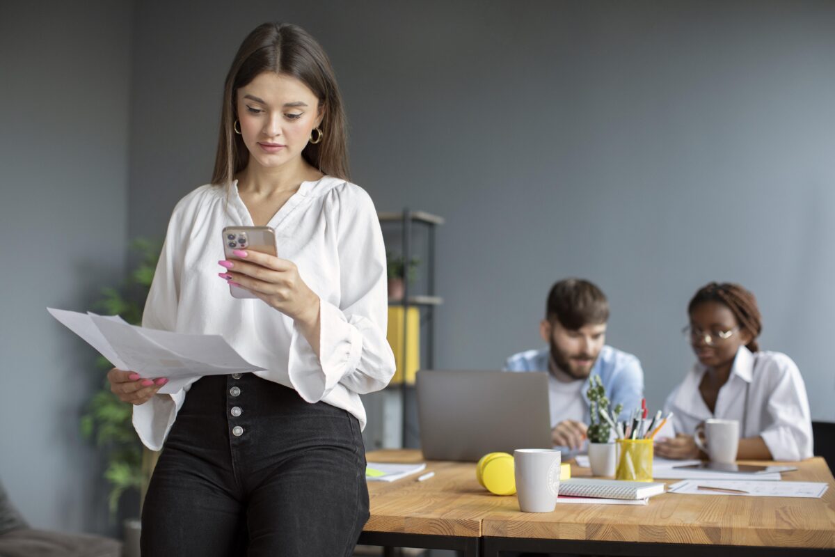 Gerente de Departamento Pessoal acessando o aplicativo FGTS Digital.