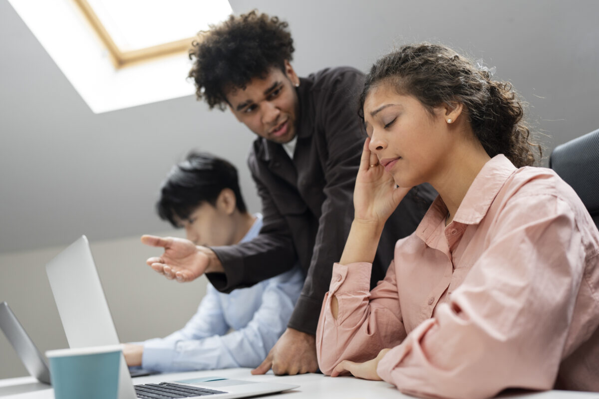 Discordância entre colegas de trabalho