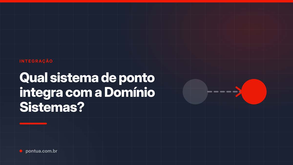 Analista de Departamento Pessoal conferindo apuração de ponto eletrônico em notebook antes do envio para a folha de pagamento